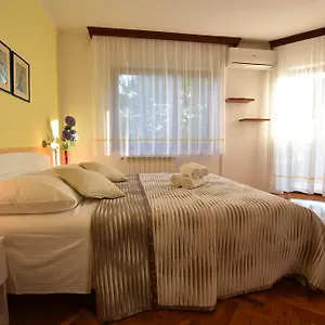 https://apartments-nena-pula.in-istria.net